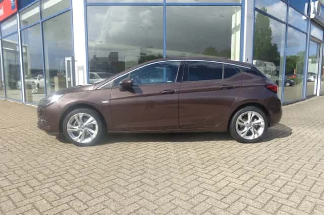 Opel Astra (2017) thumbnail 3