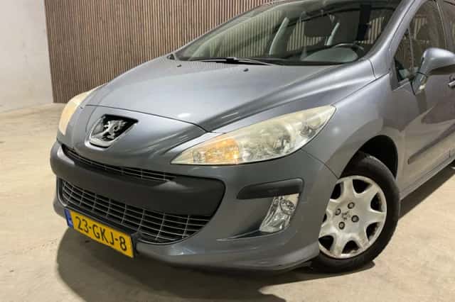 Peugeot 308 (2008) thumbnail 2