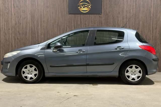 Peugeot 308 (2008) thumbnail 3