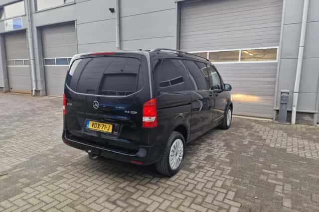Mercedes-Benz Vito (2018) thumbnail 2