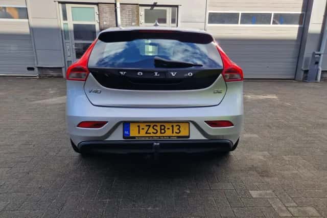 Volvo V40 (2014) thumbnail 3