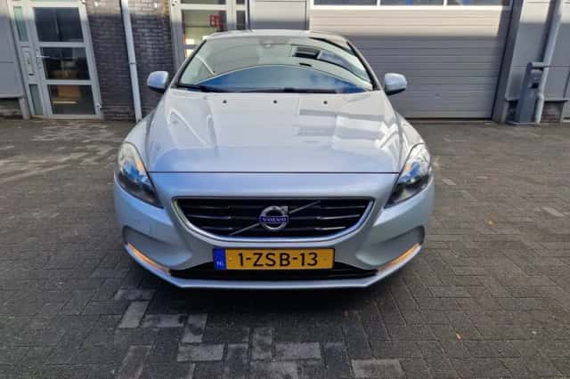 Volvo V40 (2014) thumbnail 4