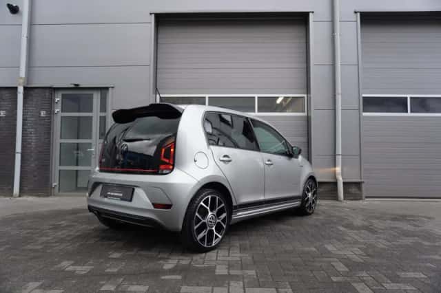 Volkswagen Up! (2019) thumbnail 2
