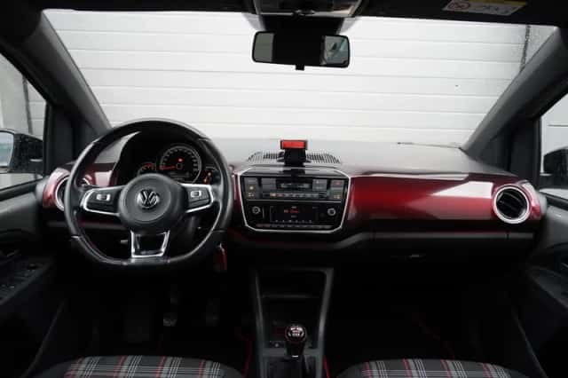 Volkswagen Up! (2019) thumbnail 5