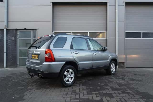 Kia Sportage (2008) thumbnail 2