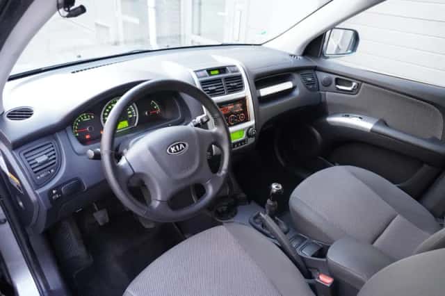 Kia Sportage (2008) thumbnail 3