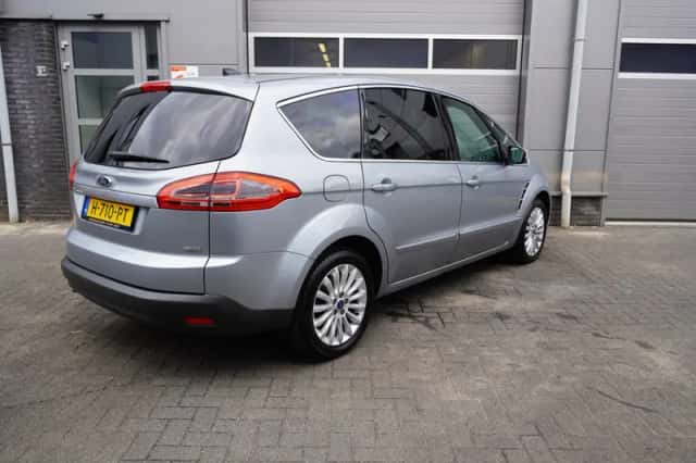 Ford S-Max (2013) thumbnail 2