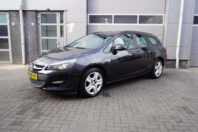 Opel Astra (2014) thumbnail 1