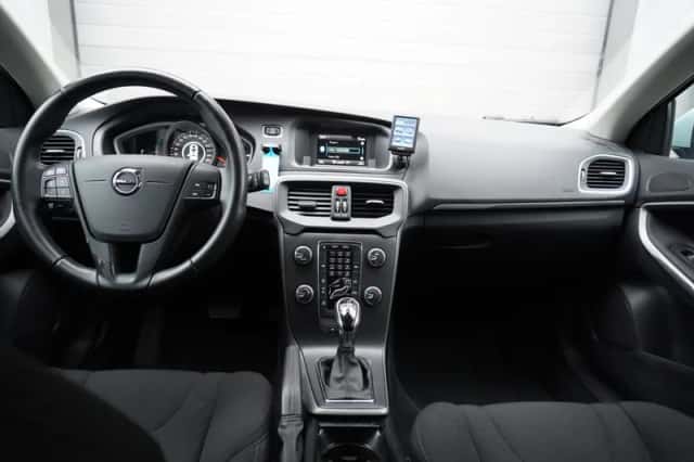 Volvo V40 (2017) thumbnail 6