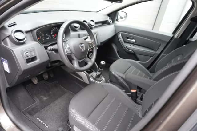 Dacia Duster (2018) thumbnail 3