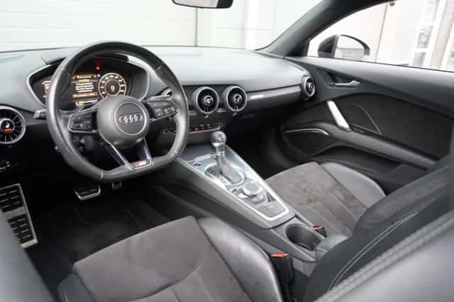 Audi TT (2015) thumbnail 4