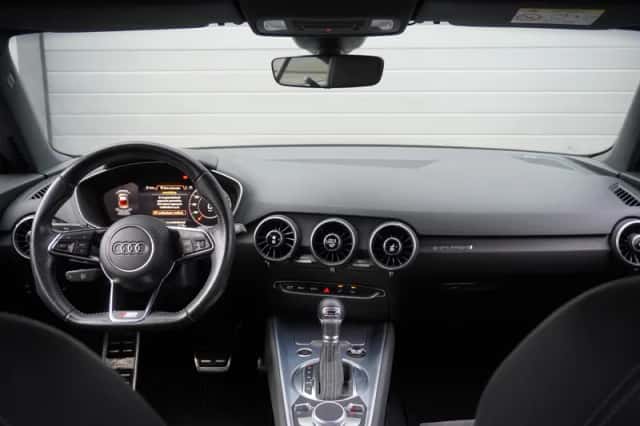 Audi TT (2015) thumbnail 6