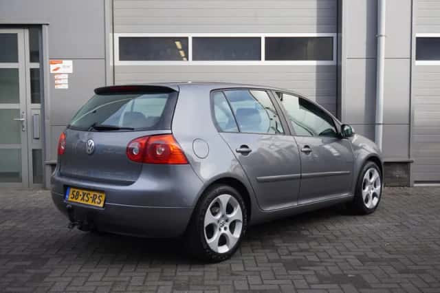 Volkswagen Golf (2005) thumbnail 2