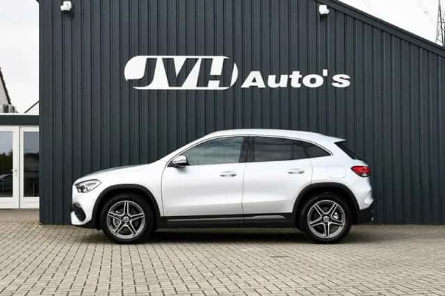 Mercedes-Benz GLA-Klasse (2022) thumbnail 2