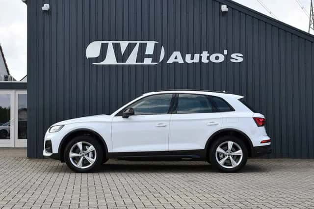 Audi Q5 (2024) thumbnail 2