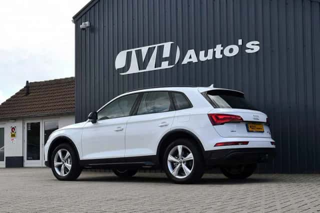 Audi Q5 (2024) thumbnail 3