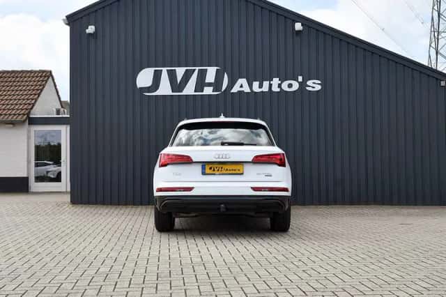 Audi Q5 (2024) thumbnail 5