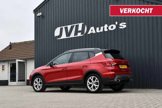 SEAT Arona (2023) thumbnail 2