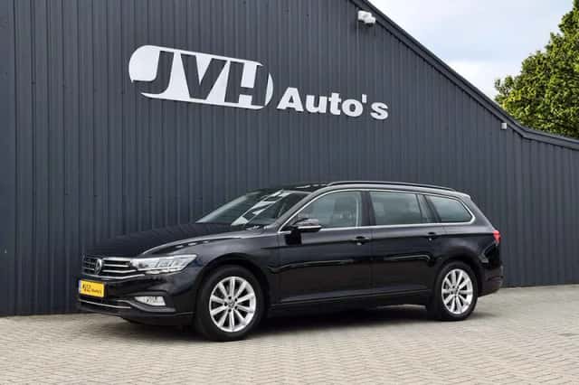 Volkswagen Passat (2023) thumbnail 1