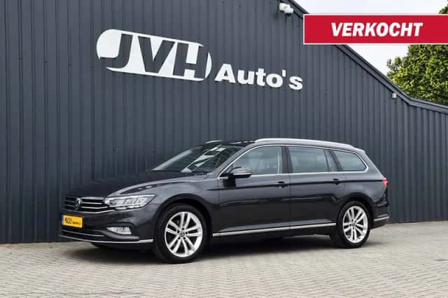 Volkswagen Passat (2022) thumbnail 1