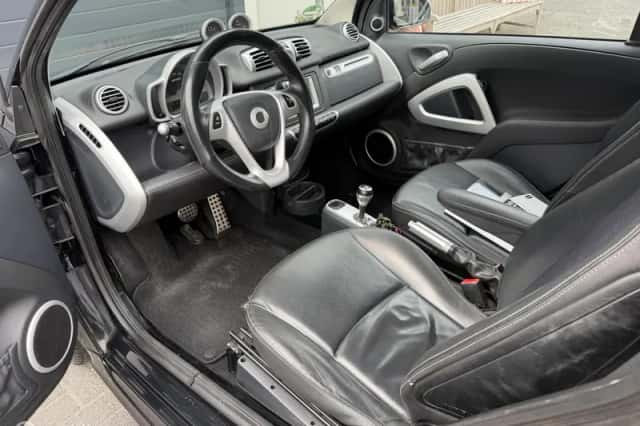 Smart ForTwo (2010) thumbnail 3