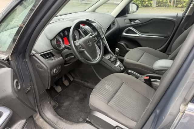 Opel Zafira (2015) thumbnail 3