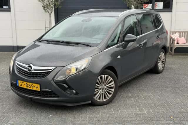Opel Zafira (2015) thumbnail 4