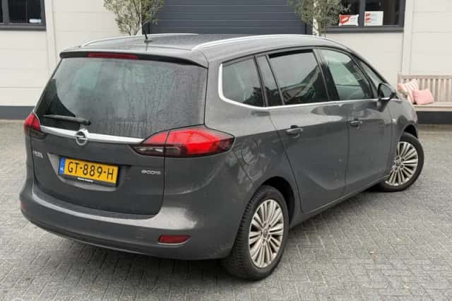 Opel Zafira (2015) thumbnail 5