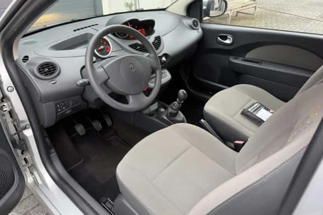 Renault Twingo (2011) thumbnail 3