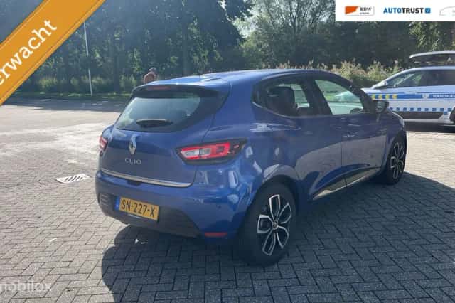 Renault Clio (2018) thumbnail 2