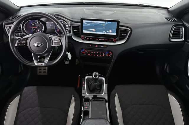Kia Proceed (2021) thumbnail 6