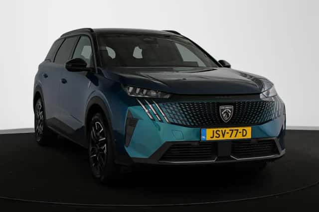 Peugeot 5008 (2025) thumbnail 2