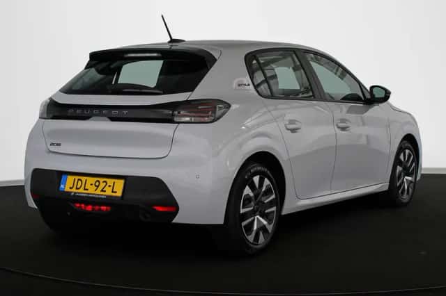 Peugeot 208 (2025) thumbnail 3