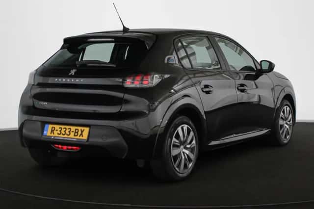 Peugeot e-208 (2022) thumbnail 3