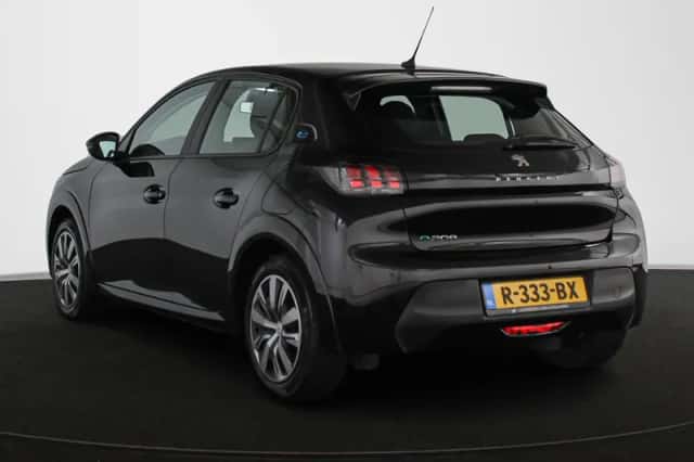 Peugeot e-208 (2022) thumbnail 4