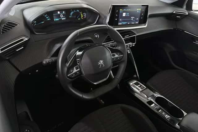 Peugeot e-208 (2022) thumbnail 5