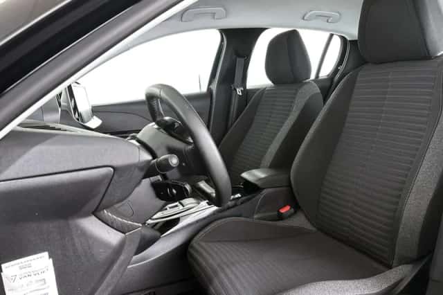 Peugeot e-208 (2022) thumbnail 6