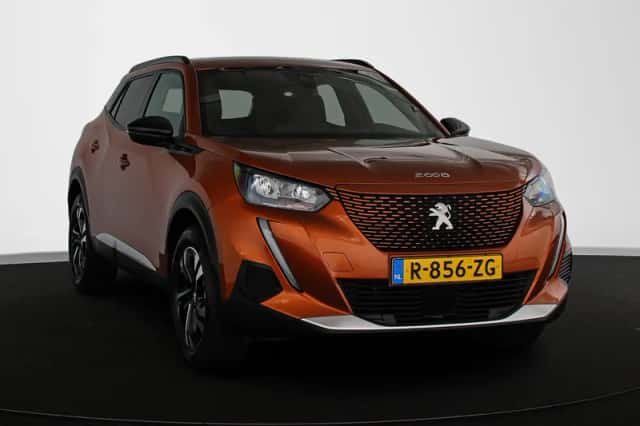 Peugeot e-2008 (2023) thumbnail 2
