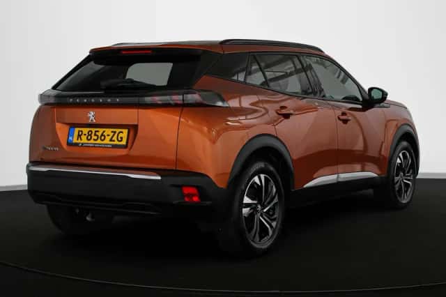 Peugeot e-2008 (2023) thumbnail 3