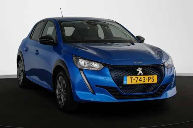 Peugeot e-208 (2023) thumbnail 2