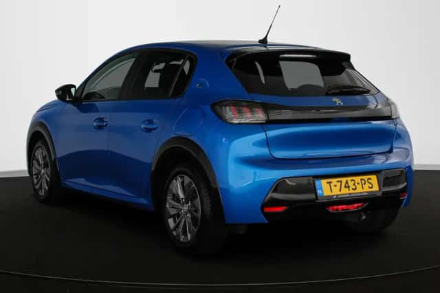 Peugeot e-208 (2023) thumbnail 4
