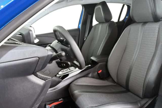 Peugeot e-208 (2023) thumbnail 6