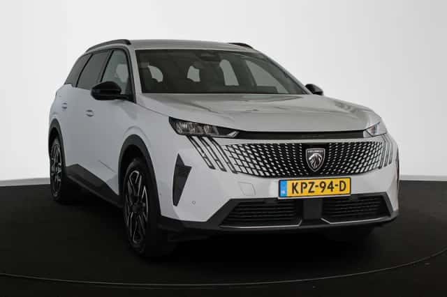 Peugeot 5008 (2025) thumbnail 2