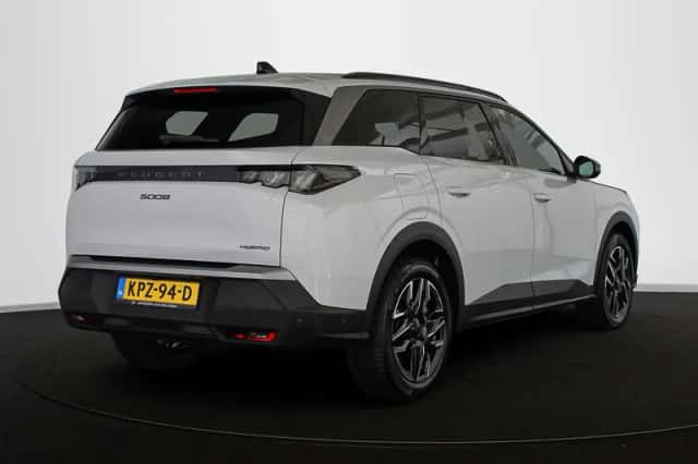 Peugeot 5008 (2025) thumbnail 3