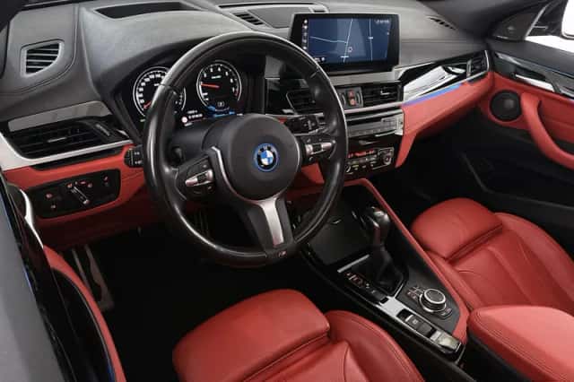 BMW X2 (2021) thumbnail 5