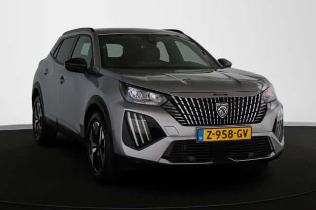 Peugeot 2008 (2024) thumbnail 2