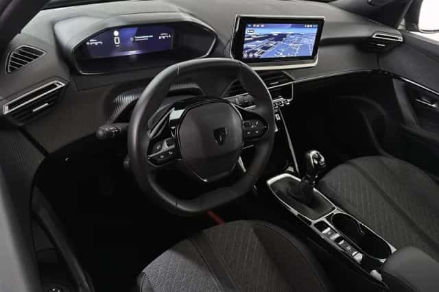 Peugeot 2008 (2024) thumbnail 5
