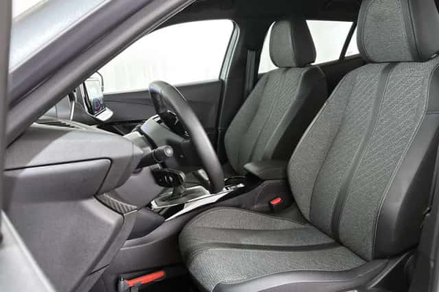 Peugeot 2008 (2024) thumbnail 6