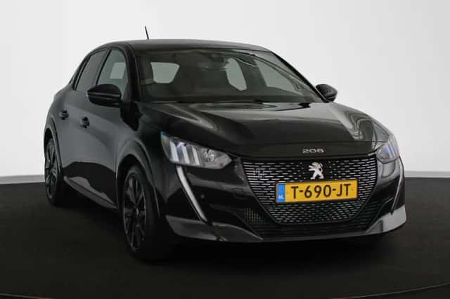 Peugeot 208 (2023) thumbnail 2