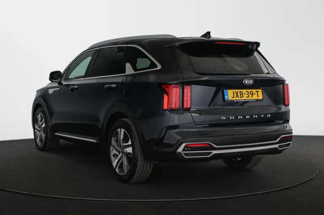 Kia Sorento (2021) thumbnail 4